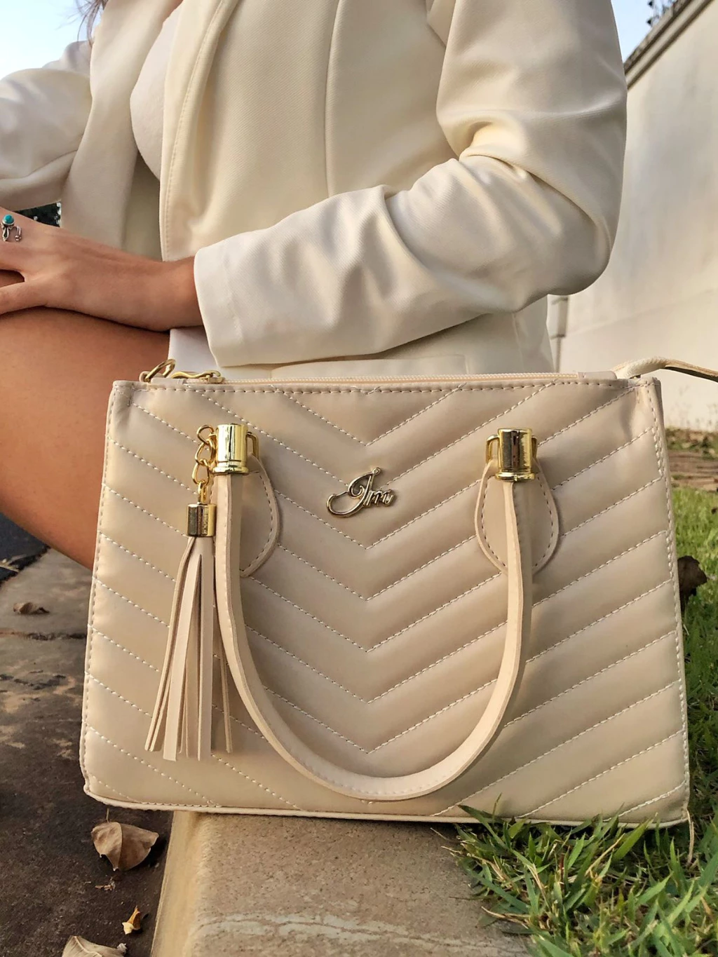 Bolsa Feminina Media Transversal e de Mão Bordado Matelassê